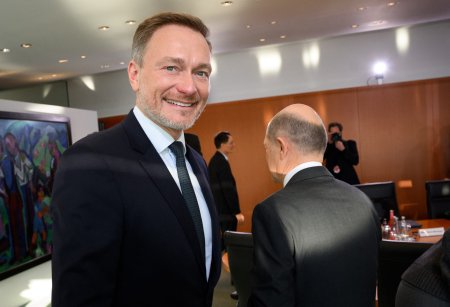 Germania nu este „omul bolnav” al Europei, ci „omul obosit care are nevoie de o ceasca buna de cafea”, spune ministrul Finantelor