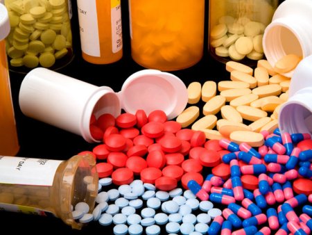 Reguli noi pentru prescierea medicamentelor antibiotice si antifungice