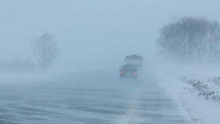 Noul val de frig pune stapanire pe Romania. Restrictii de trafic si drumuri cu circulatie oprita in tara din cauza vremii