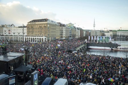 In Germania au loc proteste masive impotriva intalnirii secrete a AfD cu neonazistii