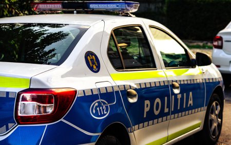 Un politist cu antecedente din Vrancea a distrus sistemele GPS din trei autospeciale pentru a nu mai fi urmarit de sefi