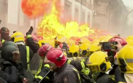Incendiu devastator in China: 13 persoane au murit. Deflagratia a izbucnit la o scoala