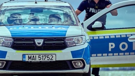 Un politist din Vrancea a furat si a distrus trei sisteme GPS de pe masinile de politie pe care le conducea, ca sa nu mai fie urmarit de colegi