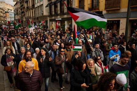 Protest cu 25.000 de oameni la Madrid fata de razboiul Israelului: „Opriti genocidul din <span style='background:#EDF514'>PALESTINA</span>” | VIDEO
