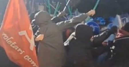 Protestele din Italia impotriva existentei unui pavilion israelian de la targ local au dus la ciocniri cu politia VIDEO