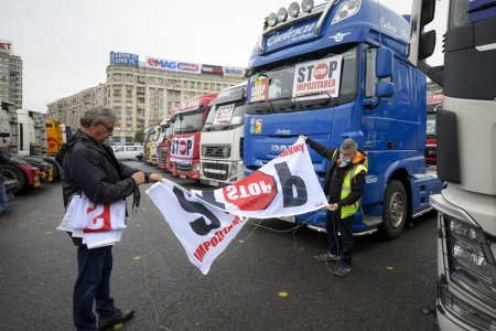 Incepe protestul fermierilor si transportatorilor din Bucuresti, anuntat cu peste 200 de tractoare si camioane. Prefectul spune ca un singur vehicul a fost autorizat. <span style='background:#EDF514'>TRASEELE</span> stabilite si programul manifestatiei