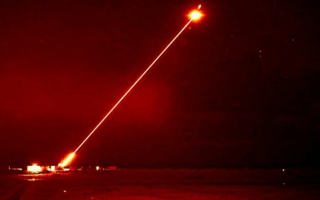 Prima arma cu laser a Marii Britanii, DragonFire, a fost testata cu succes reusind sa doboare cu viteza luminii drone