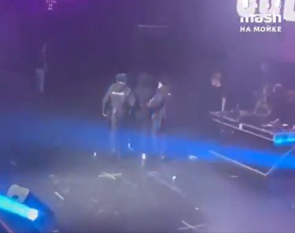 Doi rapperi rusi, saltati de politie chiar de pe scena si incatusati, in mijlocul unui concert din Sankt Petersburg | VIDEO