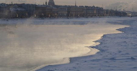 Zeci de mii de rusi sufera de frig in propriile case din cauza unei probleme care se adanceste pe fondul invaziei din Ucraina