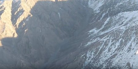 Patru oameni au supravietuit prabusirii unui avion rusesc in Afganistan