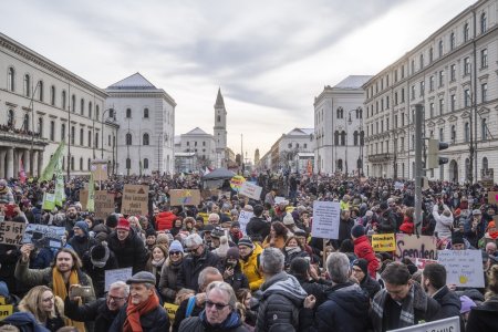 Proteste cu 300.000 de oameni in Germania. Manifestantii au iesit in strada sa condamne planurile politicienilor extremisti: „Democratia noastra e stabila”