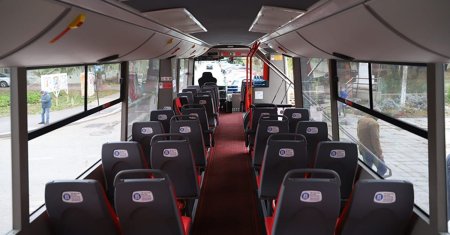 Transport inovator peste Dunare: Frog Bus, noul autobuz-amfibie care leaga Calarasi de Silistra