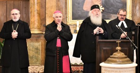Ecumenism ca in Banat. Un preot ortodox, unul romano-catolic, unul greco-catolic si un rabin se roaga intr-o biserica luterana FOTO