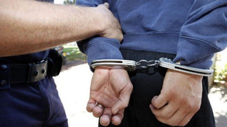 Ofiter de politie judiciara din Bacau, arestat pentru sprijinul dat Gruparii 
