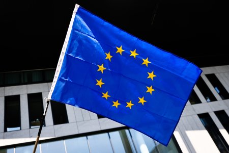 Din cauza birocratiei, fondul imens de 800 mld. euro al UE destinat reconstructiei economice, este blocat