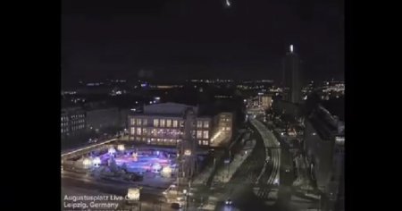 Imagini spectaculoase cu un asteroid care explodeaza intr-o sfera de foc deasupra Berlinului VIDEO