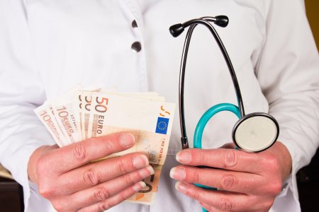 Cat va costa consultatia la medicul de familie din 1 februarie 2024. Romanii vor plati medicul cand vor avea nevoie de el