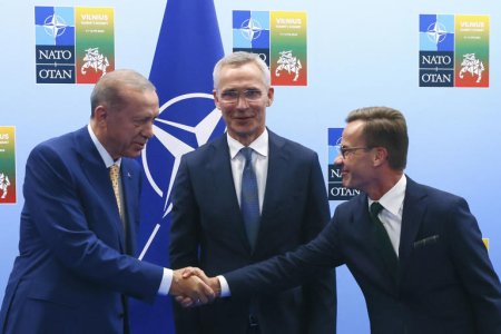 Parlamentul Turciei voteaza aderarea Suediei la NATO: o decizie istorica si implicatiile sale globale