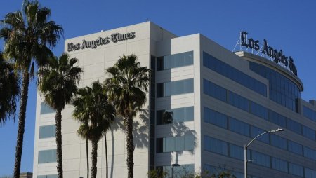 Los Angeles Times va concedia cel putin 115 angajati, 20% din redactie, una dintre cele mai mari <span style='background:#EDF514'>REDUCERI DE PERSONAL</span> din istoria de 143 de ani a ziarului