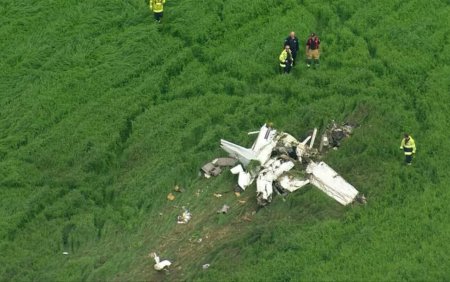 Un adolescent de 16 ani care pilota singur un avion a murit dupa ce aeronava s-a prabusit. VIDEO