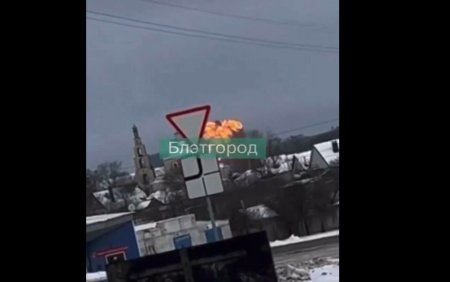 A<span style='background:#EDF514'>VION MILITAR RUSESC</span> cu 63 de persoane la bord s-a prabusit in regiunea Belgorod | Video