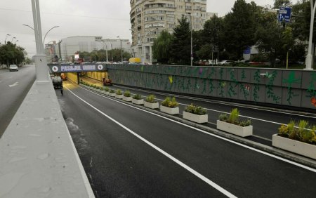 Un sofer care s-a oprit sa ofere ajutor unui tanar care facuse accident a fost lovit de o alta masina, in Bucuresti