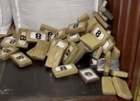 Peste o tona de cocaina, confiscata in portul rus Sankt Petersburg. Drogurile erau ascunse in saci de cafea provenind din Belgia