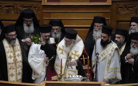 Sinodul Bisericii Greciei se opune legalizarii casatoriilor intre persoane de acelasi sex – Corespondenta din Atena