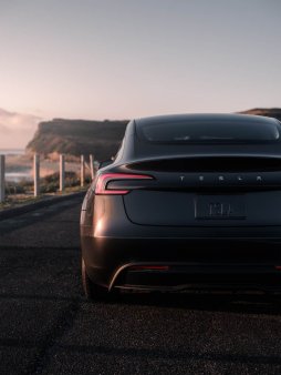 Reuters: 'Tesla intentioneaza sa construiasca noi vehicule electrice la jumatatea anului 2025'
