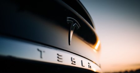 Tesla intentioneaza sa produca noi modele de <span style='background:#EDF514'>AUTOMOBILE ELECTRICE</span> incepand din 2025. De la cat pornesc preturile