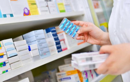 Farmacistii cer eliminarea ordinului privind eliberarea antibioticelor fara reteta. Ce riscuri pot aparea