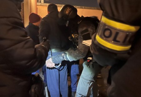 Politia <span style='background:#EDF514'>MAGHIARA</span> anunta ca a arestat mai multe persoane care planuiau o lovitura de stat in Ungaria