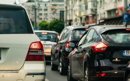 Masinile nu sunt mai putin poluante ca acum 12 ani, in pofida limitarilor impuse industriei auto. Raportul Curtii de Conturi
