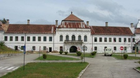 Statul roman a anulat vanzarea celui mai mare castel baroc din Transilvania