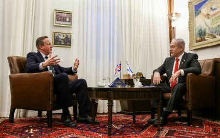 Ministrul britanic de Externe i-a comunicat premierului Netanyahu ca este necesara o solutie cu doua state