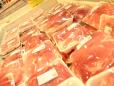 Constatarea unui producator de <span style='background:#EDF514'>MEZELURI</span>: Consumul de carne scade