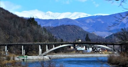 Semnal de alarma pe Lotul 3 al Autostrazii Sibiu-Pitesti: Podul acesta unic trebuie intarit FOTO VIDEO
