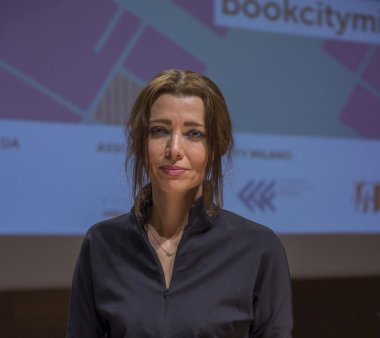 Scriitoarea Elif Shafak a fost gasita vinovata intr-un dosar de plagiat in Turcia