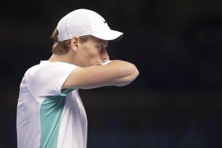 Australian Open: Djokovic - Sinner, finala din semifinale. Italianul a inceput tare si l-a <span style='background:#EDF514'>SUFOCAT</span> pe sarb