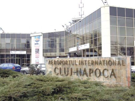 Aeroportul din Cluj-Napoca, al doilea cel mai mare aeroport din tara si poarta aeriana a Transilvaniei, si-a triplat traficul in zece ani: In mai finalizam investitia in extinderea terminalului, vom putea ajunge la 5 mil. pasageri