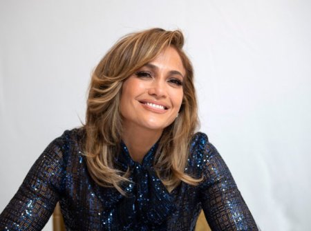 Jennifer Lopez va face un film despre o jucarie celebra