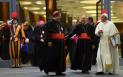 Un cardinal apropiat al papei Francisc este acuzat de agresiuni sexuale in Canada. 