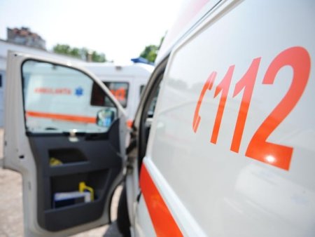 Doi copii si doi adulti, raniti dupa un accident intre un TIR inmatriculat in Ucraina si doua masini