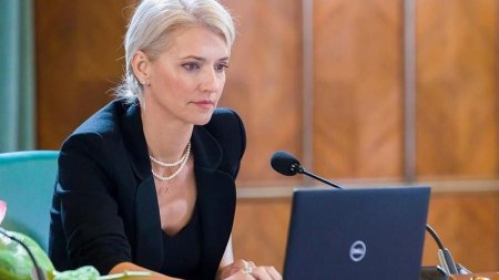 Gorghiu, dezamagita ca legea care prevede 33% locuri pentru femei in Parlament nu e adoptata