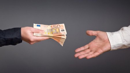 Controale la toate bancile din Romania! ANPC verifica documentele de credite in Euro, Lei si Franci Elvetieni