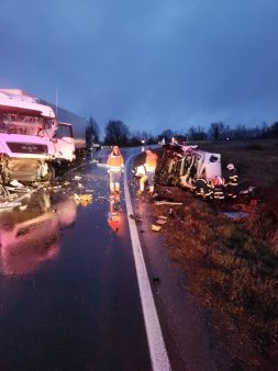 Accident grav in Timis, pe drumul care preia tot traficul de pe autostrada. O persoana a murit, iar alte doua au fost ranite