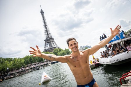 Constantin Popovici este la doua sarituri de titlu in Seria Mondiala Red Bull Cliff Diving! Duminica e ziua decisiva