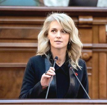 Presa: Ministrul Justitiei, Alina Gorghiu, cere adoptarea proiectelor de legi cu privire la combaterea traficului si consumului de droguri