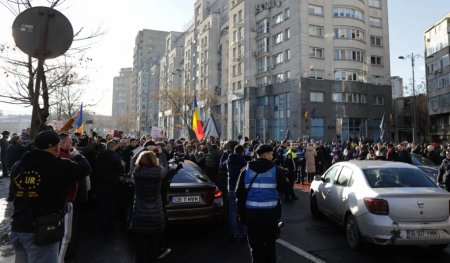 Amenzile aplicate dupa protestul AUR din fata sediului ASF din Bucuresti: Au refuzat sa coopereze, au blocat traficul rutier