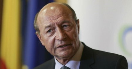 Traian Basescu, internat in spital. Fostul presedinte al Romaniei sufera de viroza pulmonara
